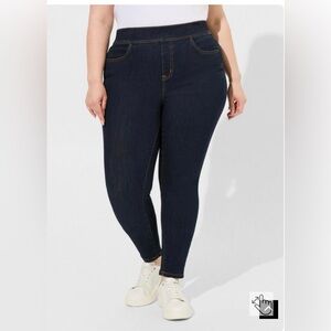 Torrid Lean Jean Skinny Super Soft Mid-Rise Jean size 6